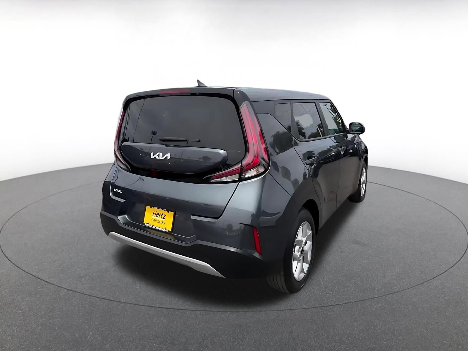 Used 2025 Kia Soul LX w/ LX Technology Package FWD image 15