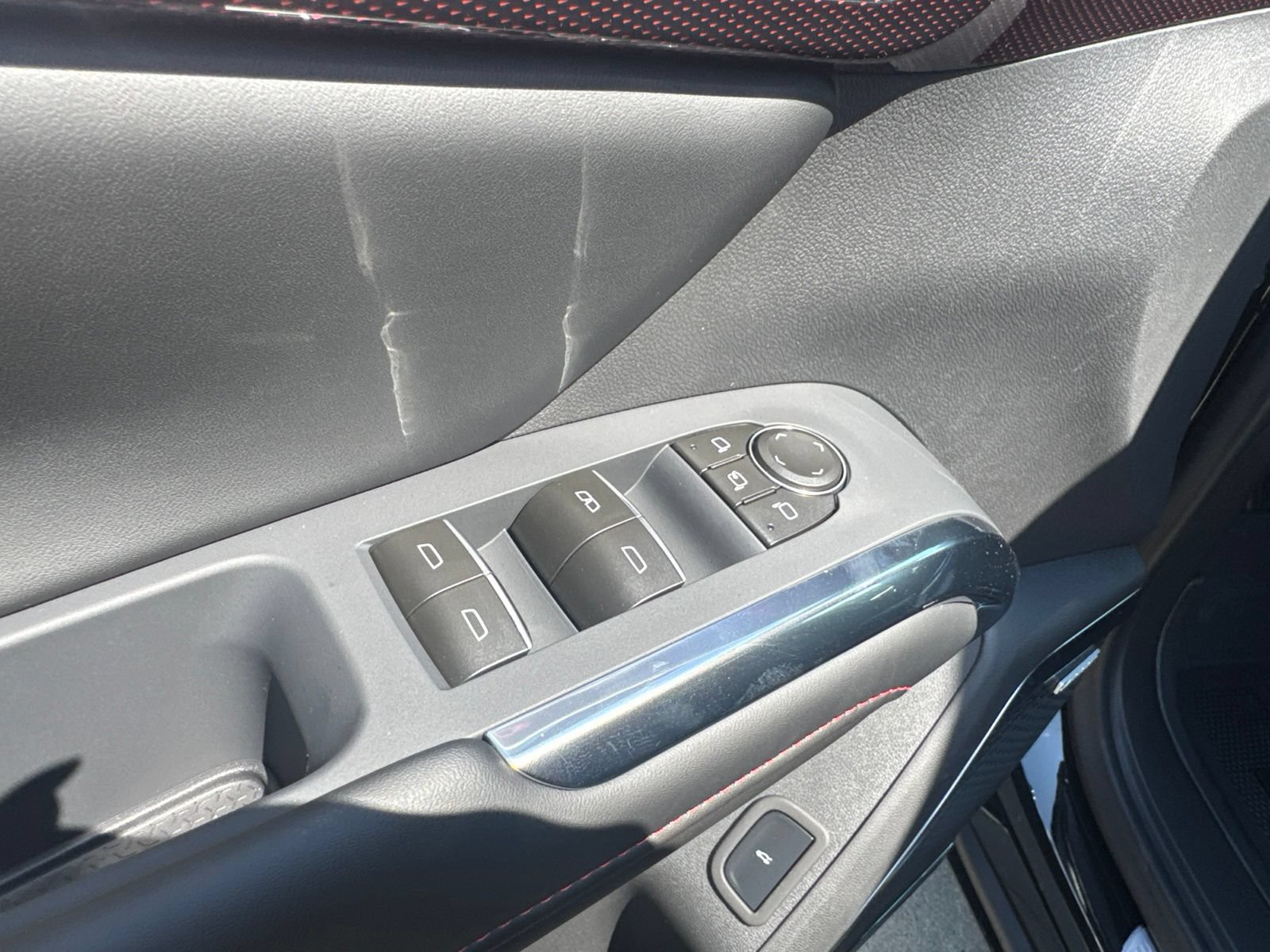 New 2027 Chevrolet Traverse RS w/ LPO, Floor Liner Package AWD/4WD image 17