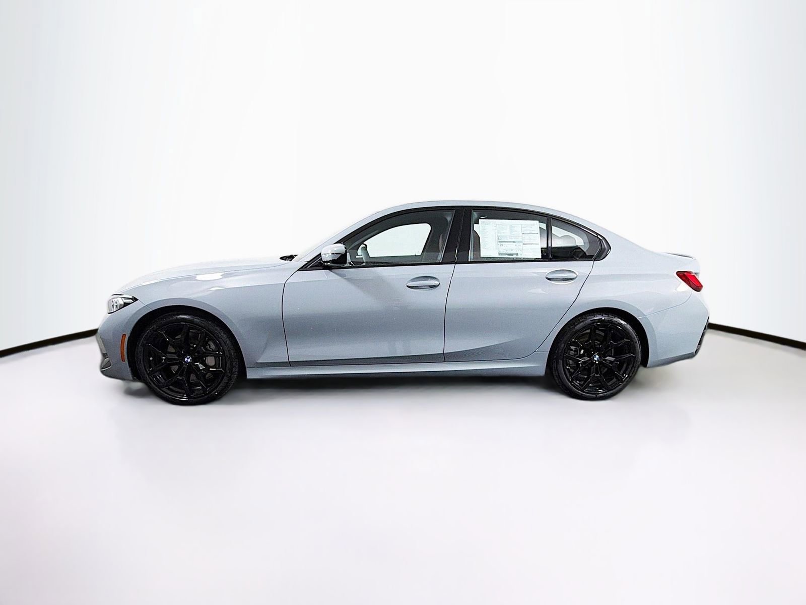 New 2026 BMW 330i xDrive Sedan w/ M Sport Package AWD/4WD image 4