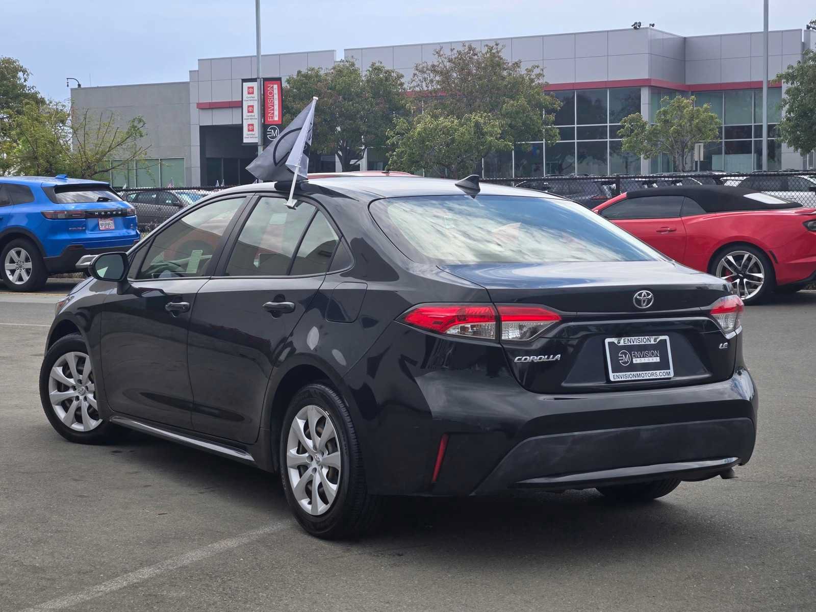 Used 2020 Toyota Corolla LE w/ Carpet Mat Package (TMS) FWD image 5