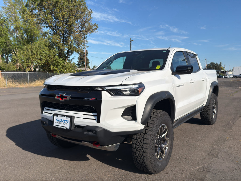 Used 2024 Chevrolet Colorado ZR2 w/ ZR2 Convenience Package III AWD/4WD image 3