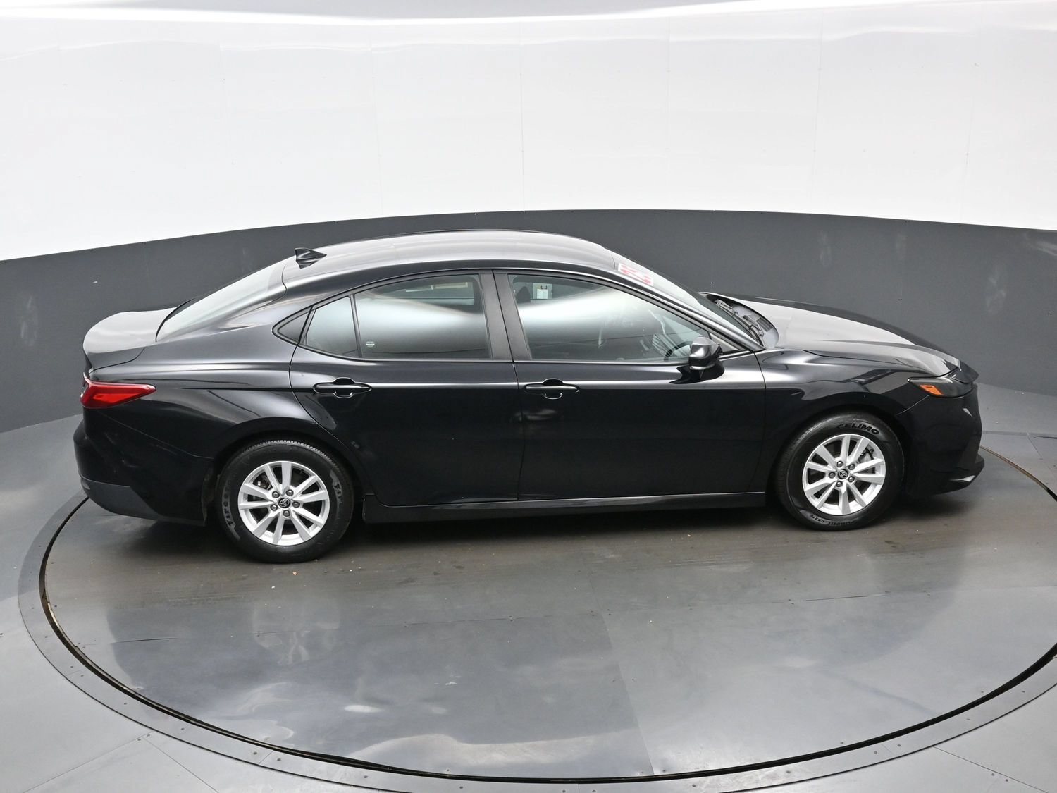 Used 2025 Toyota Camry LE FWD image 41