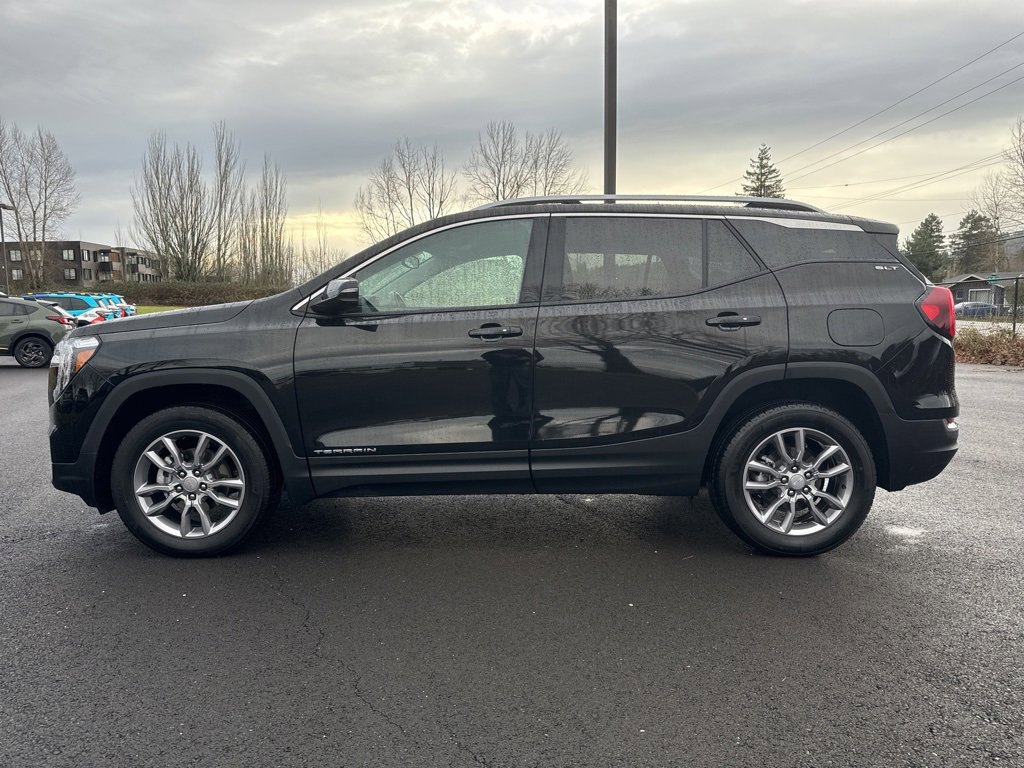 Used 2024 GMC Terrain SLT image 4