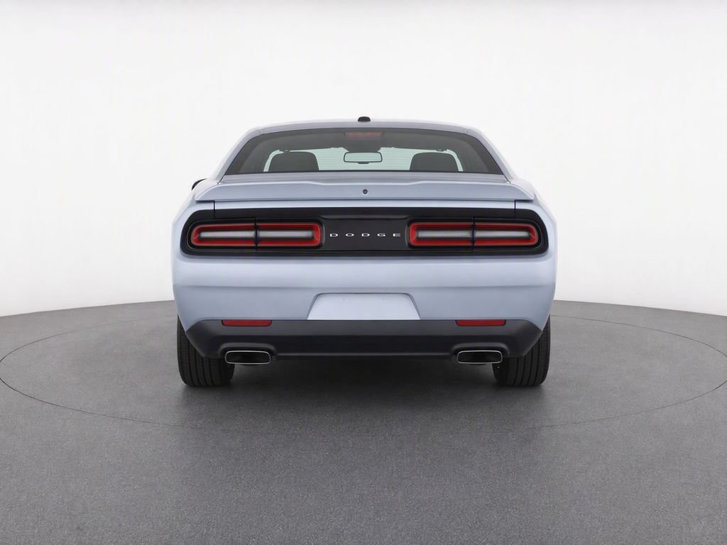 Used 2020 Dodge Challenger SXT RWD image 6