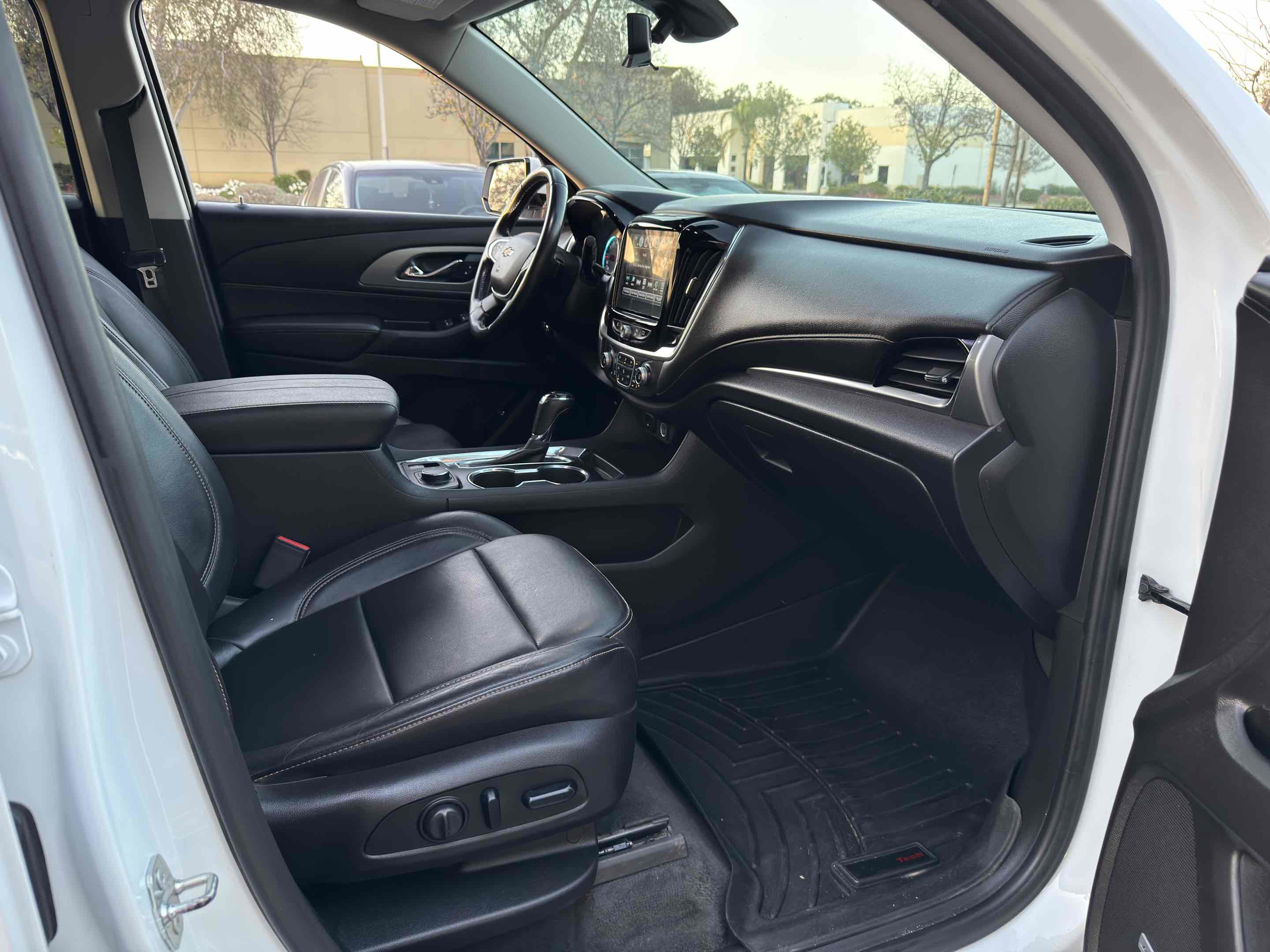Used 2019 Chevrolet Traverse LT w/ LT Premium Package image 55