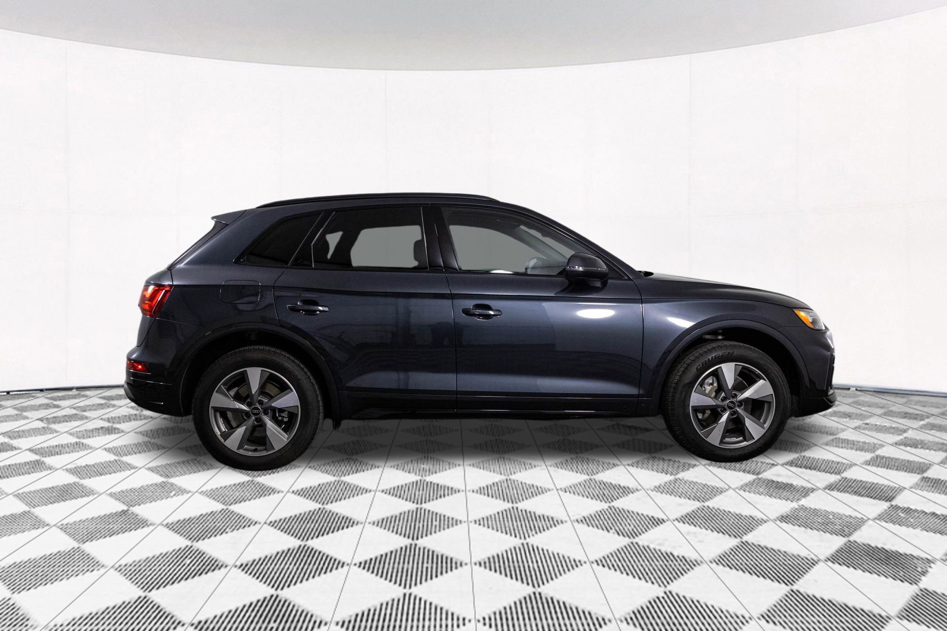 Used 2025 Audi Q5 2.0T Premium image 16