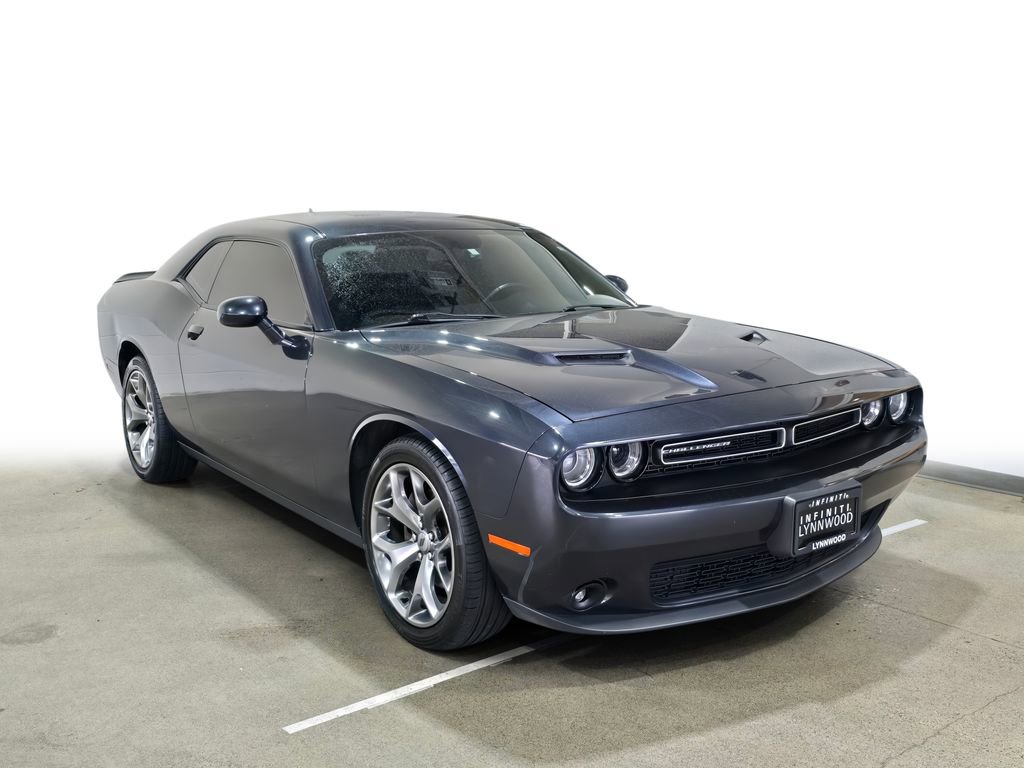 Used 2017 Dodge Challenger SXT Plus image 3