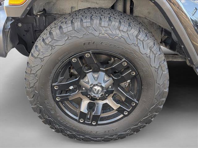 Used 2019 Jeep Wrangler Unlimited Sahara image 9