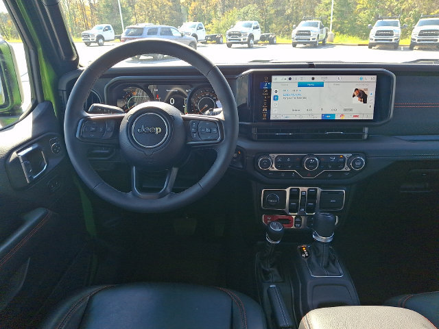 Used 2025 Jeep Wrangler Unlimited Rubicon w/ Convenience Group AWD/4WD image 11