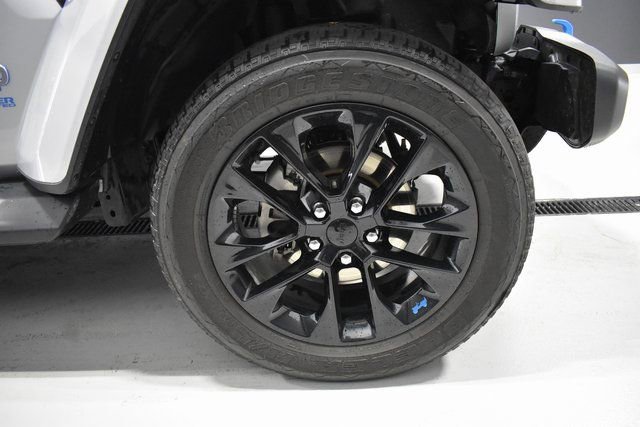 Used 2022 Jeep Wrangler Unlimited Sahara w/ Cold Weather Group image 10