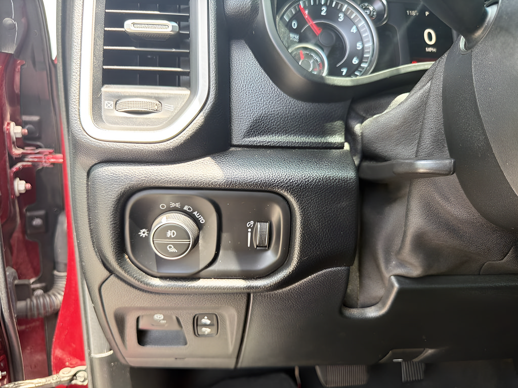 Used 2020 RAM 1500 Big Horn AWD/4WD image 30