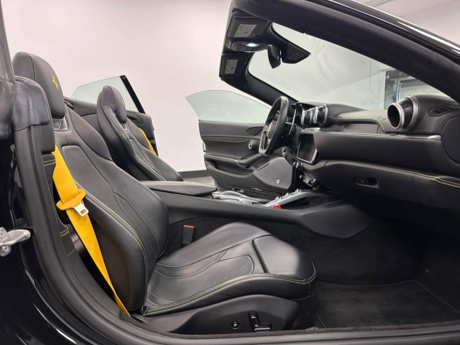 Used 2019 Ferrari Portofino RWD image 52