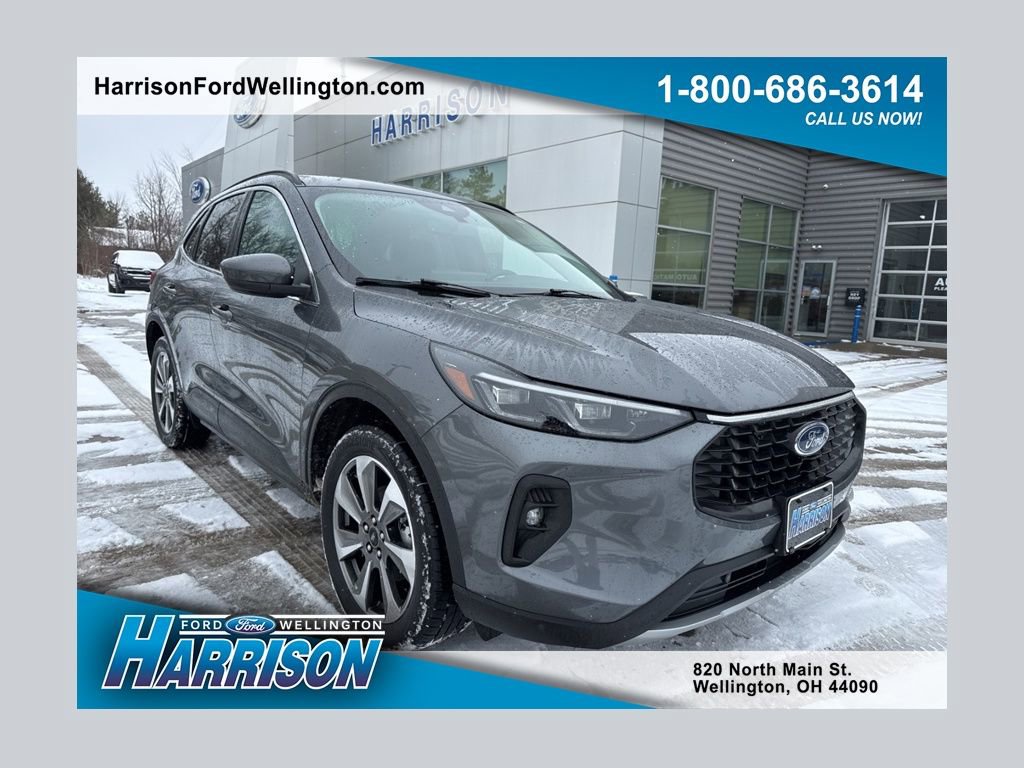 Used 2025 Ford Escape Platinum AWD/4WD image 1