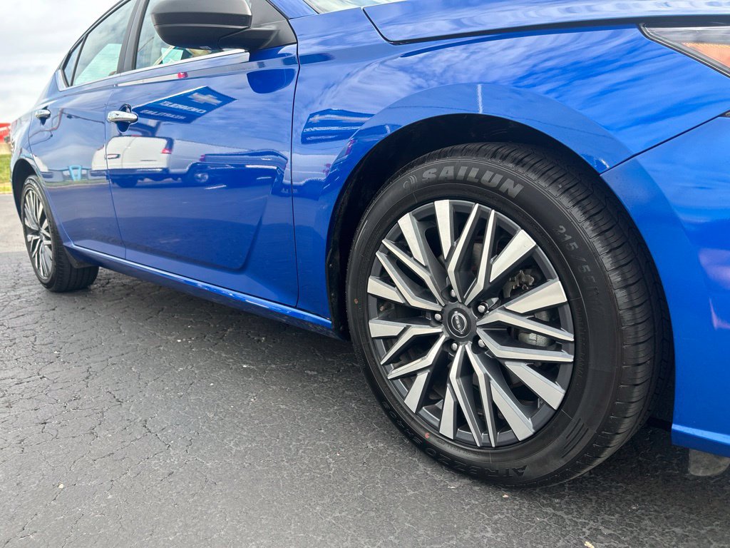 Used 2025 Nissan Altima 2.5 SV FWD image 11