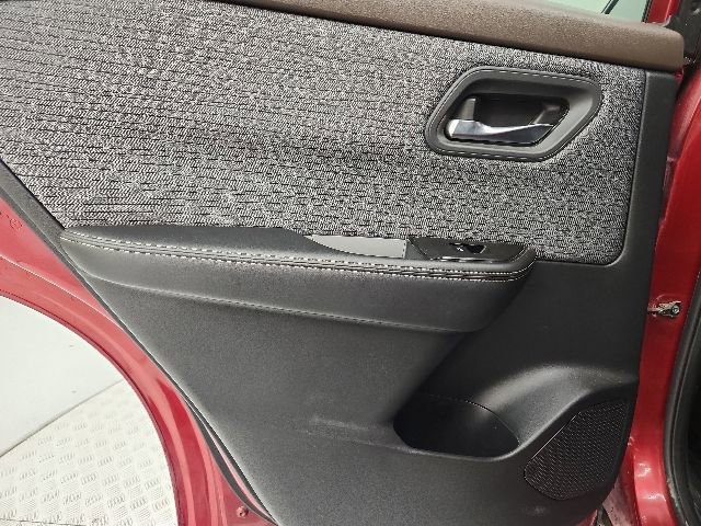 Used 2023 Nissan Rogue SV FWD image 9