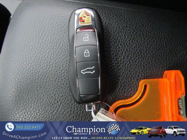 Used 2020 Porsche Macan AWD/4WD image 11