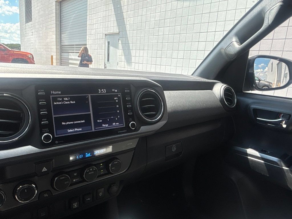 Used 2022 Toyota Tacoma TRD Off-Road AWD/4WD image 16