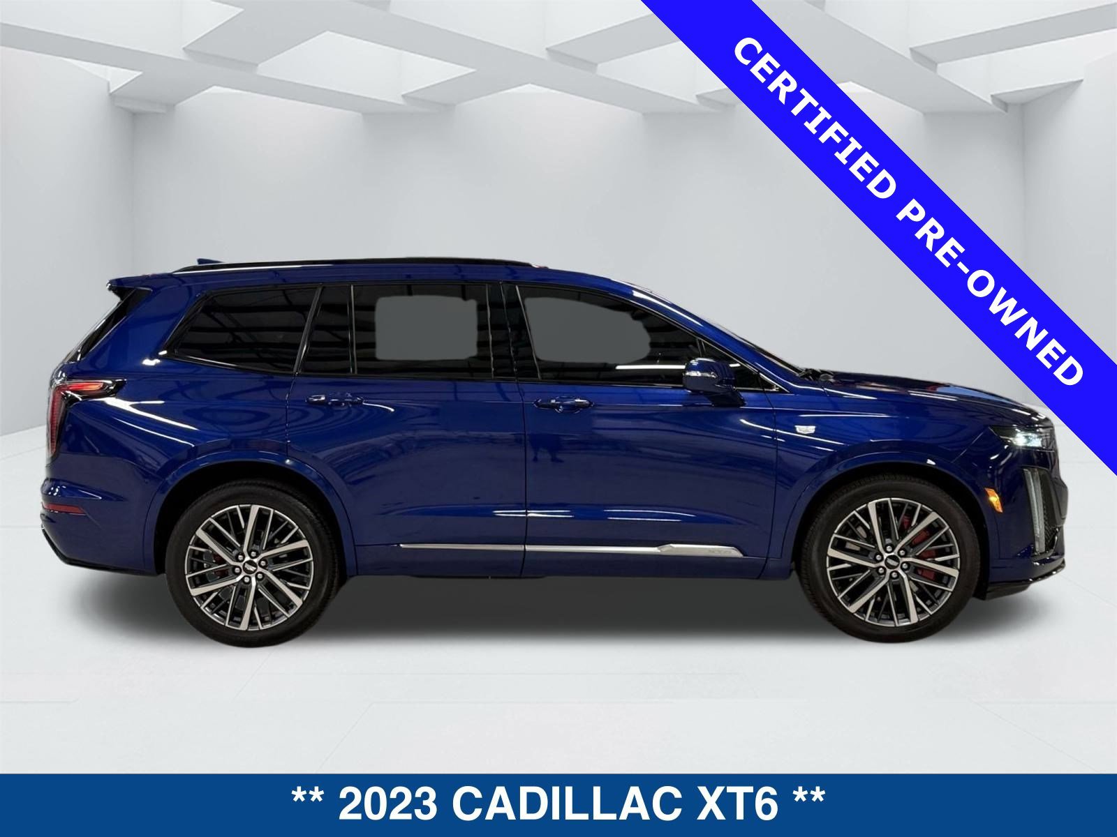 Used 2023 Cadillac XT6 Sport w/ Technology Package image 3