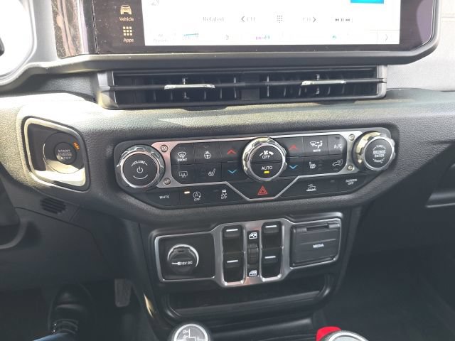 Used 2024 Jeep Gladiator Sport AWD/4WD image 21
