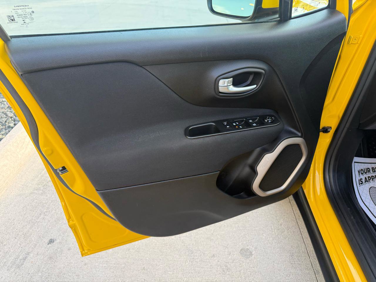 Used 2017 Jeep Renegade Latitude image 13