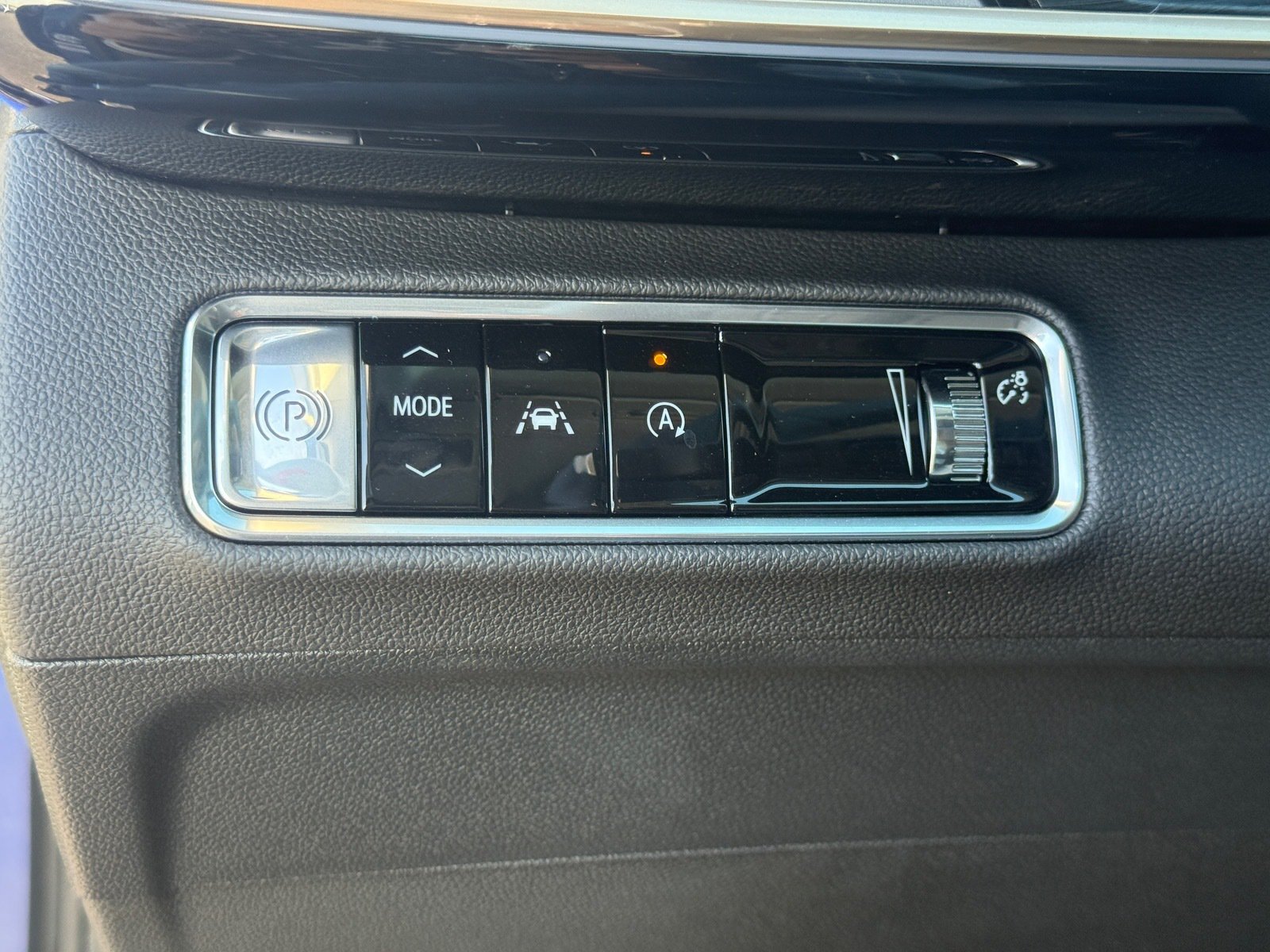 Used 2025 Buick Envision Avenir AWD/4WD image 23