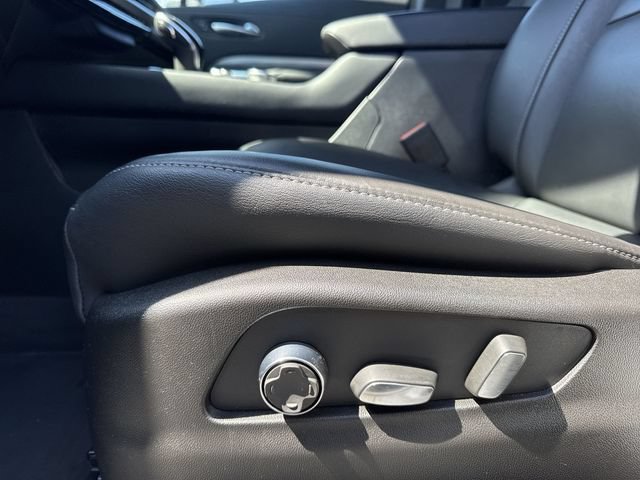 Used 2025 Cadillac XT4 Premium Luxury AWD/4WD image 14