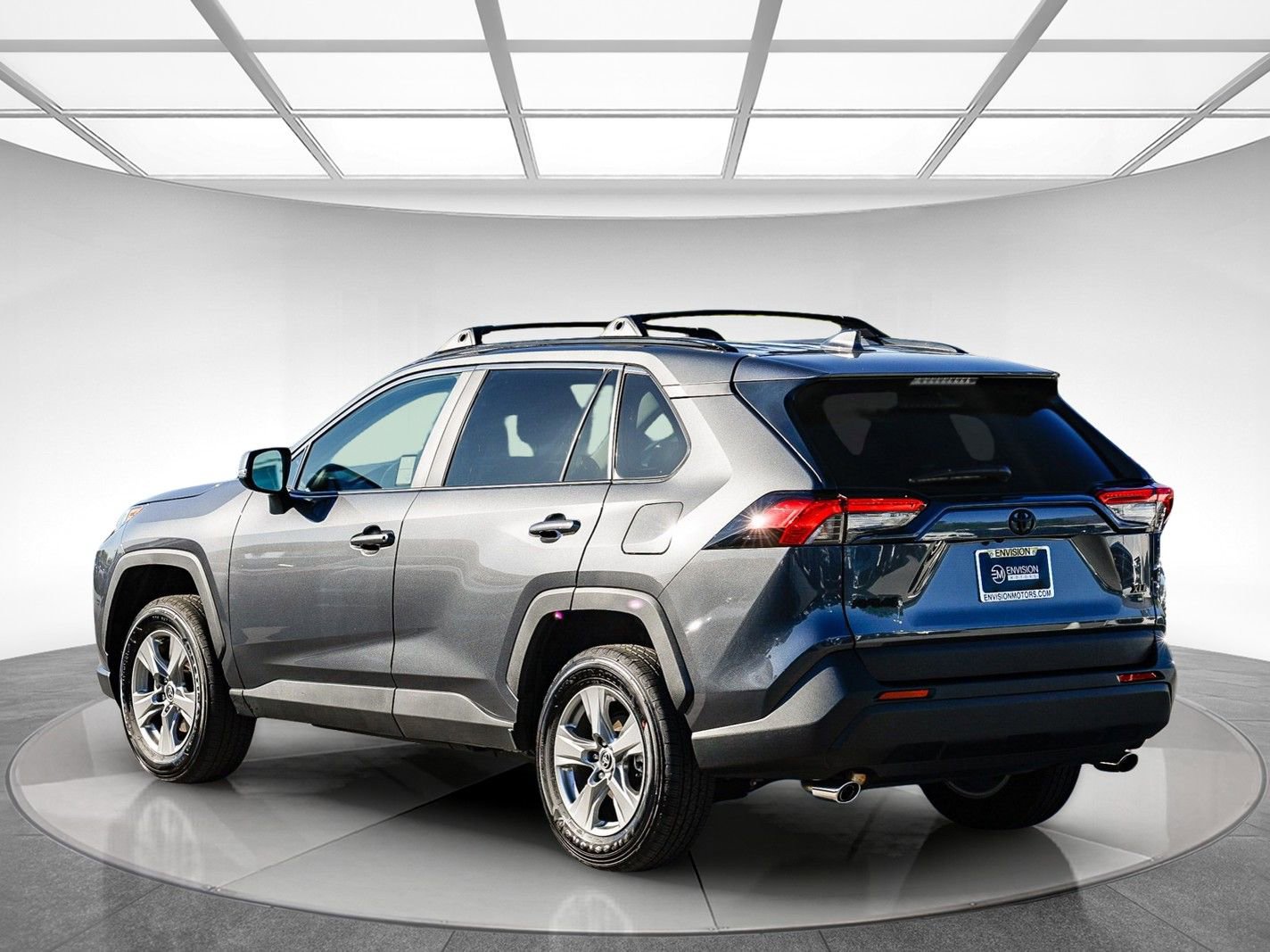 Used 2025 Toyota RAV4 XLE w/ Convenience Package FWD image 2