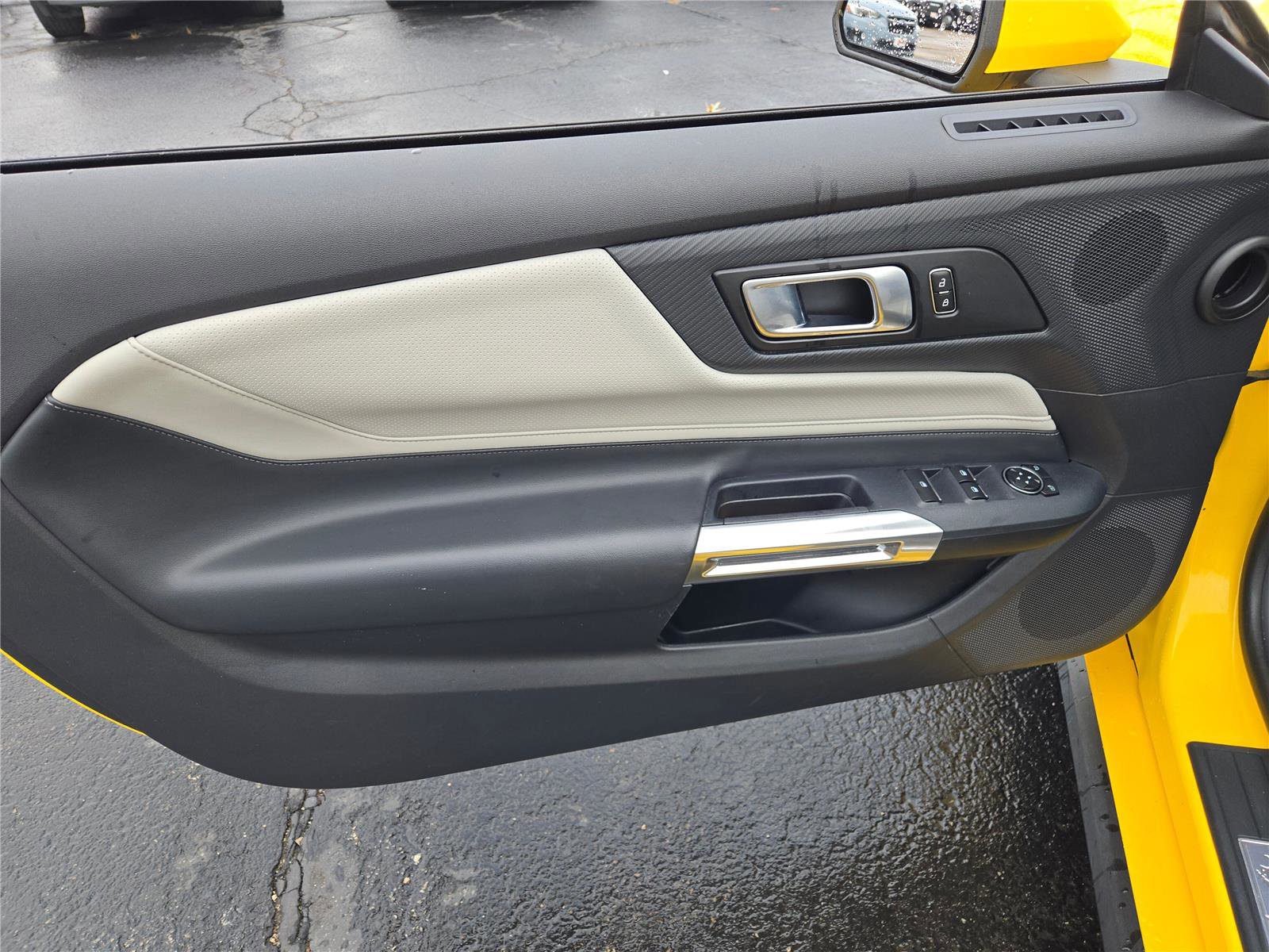 Used 2024 Ford Mustang Premium image 18