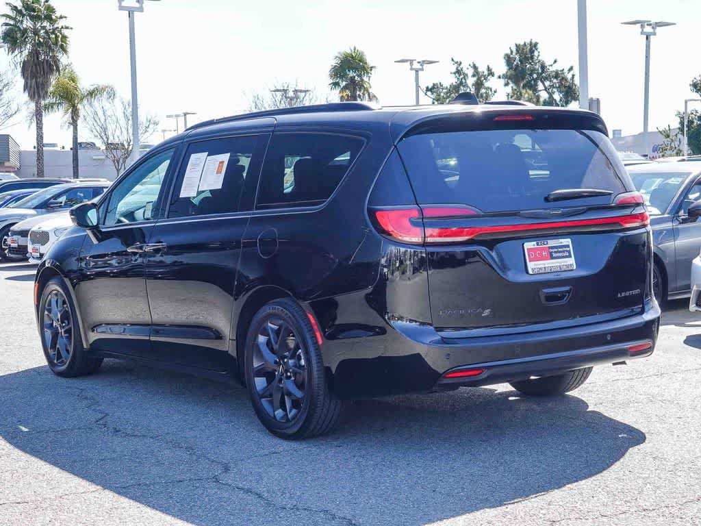 Used 2025 Chrysler Pacifica Limited FWD image 6