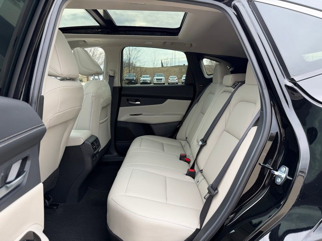 Used 2025 Nissan Murano SL image 12