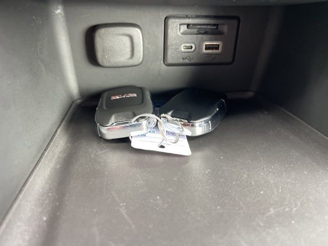 Used 2023 GMC Acadia AT4 w/ Technology Package image 29