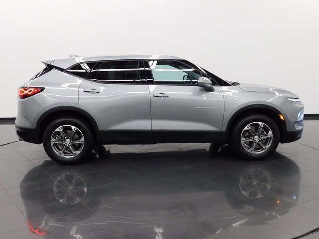 Used 2023 Chevrolet Blazer LT image 9