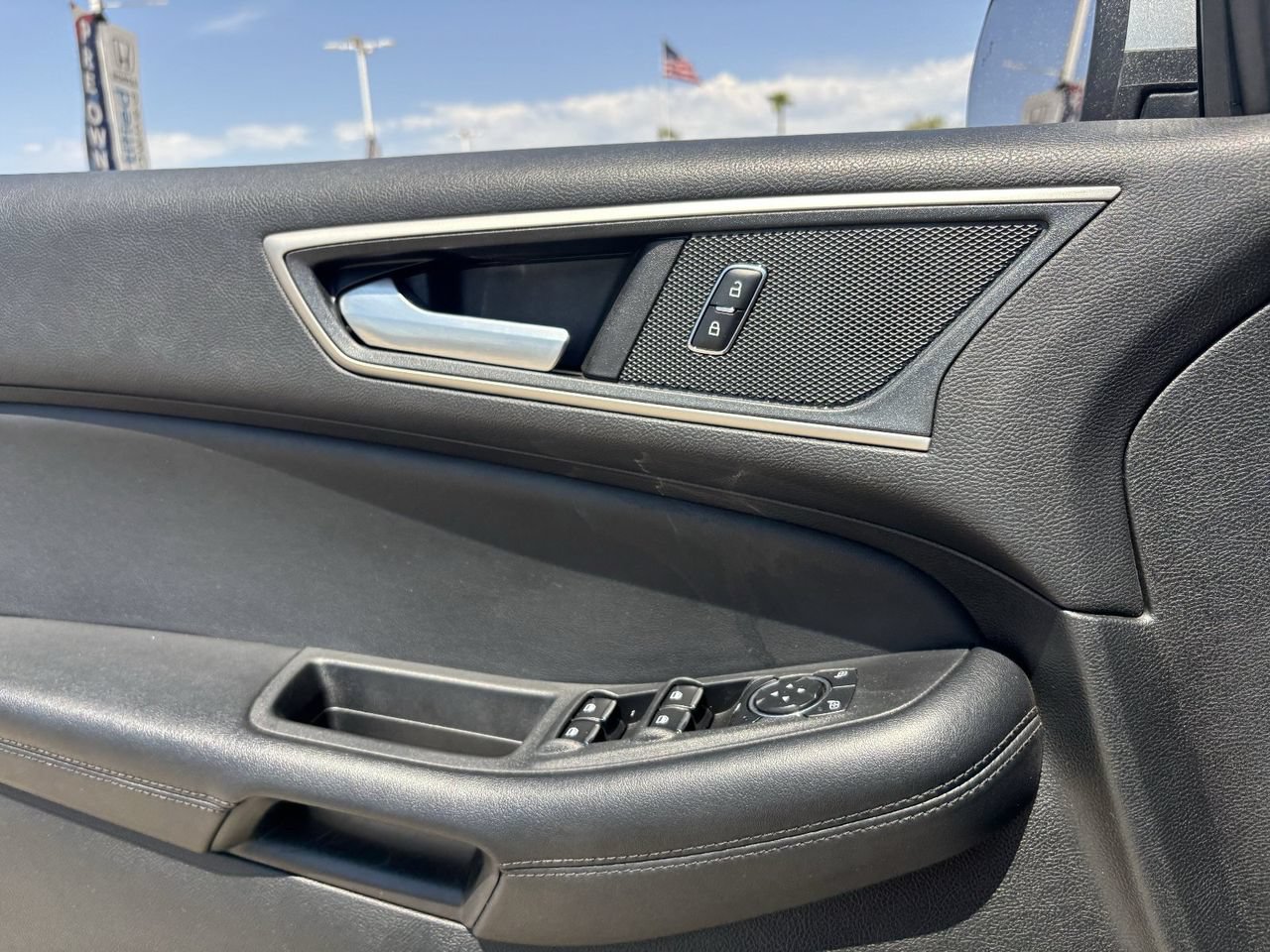 Used 2023 Ford Edge SEL AWD/4WD image 19