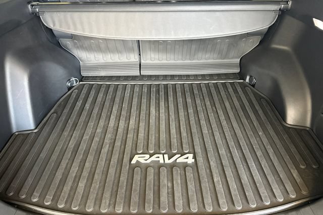 Certified 2024 Toyota RAV4 LE AWD/4WD image 19