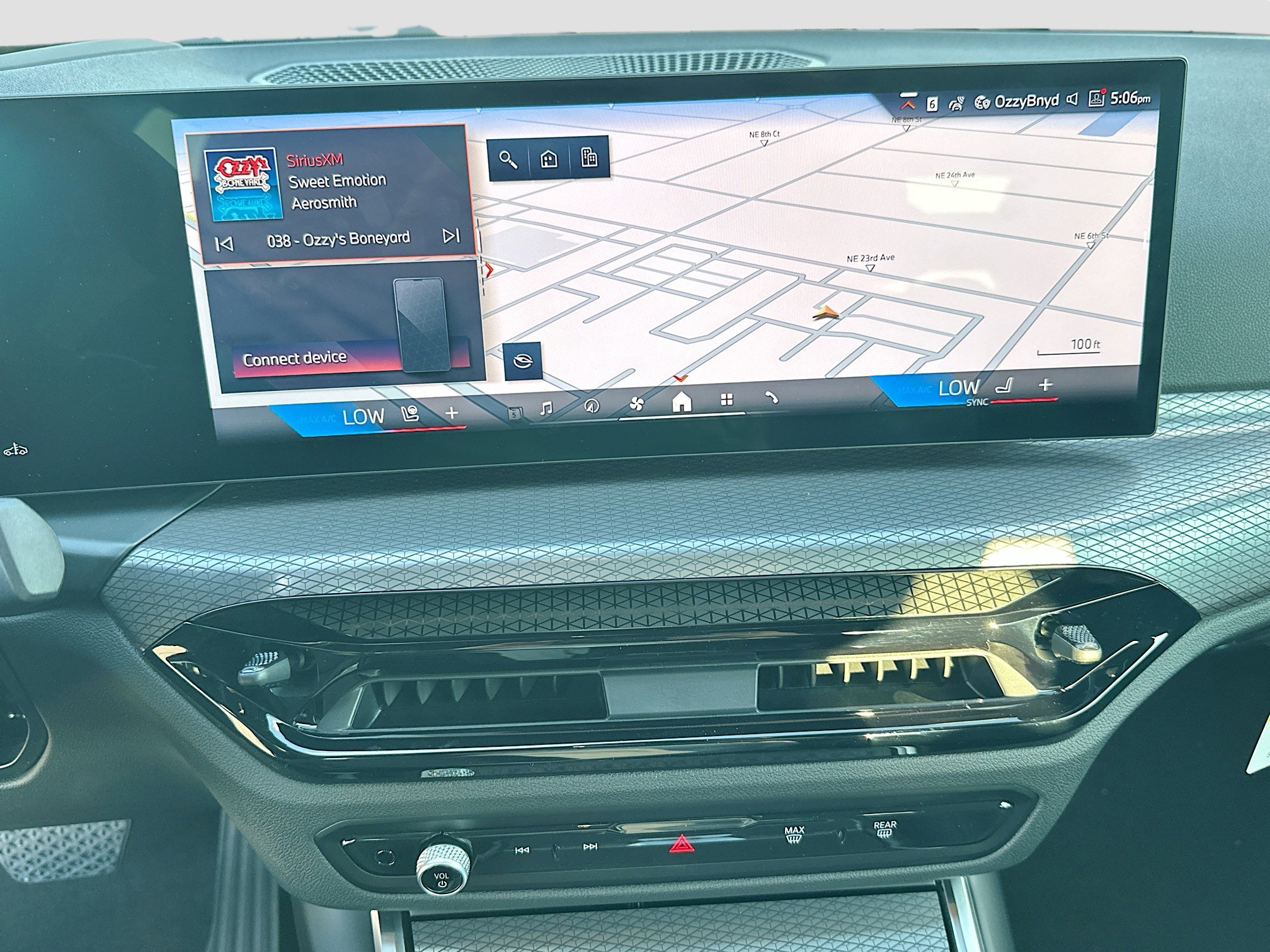 New 2026 BMW 330i Sedan w/ Premium Package image 10