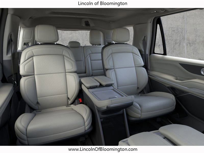 New 2025 Lincoln Navigator Reserve image 13