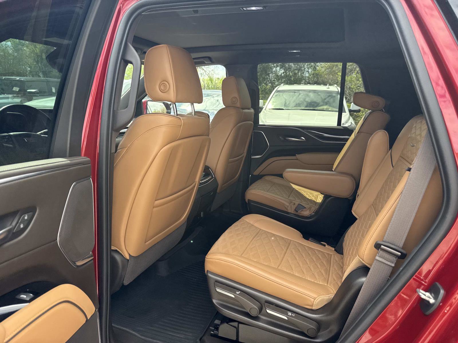 Certified 2023 Cadillac Escalade Premium Luxury image 14