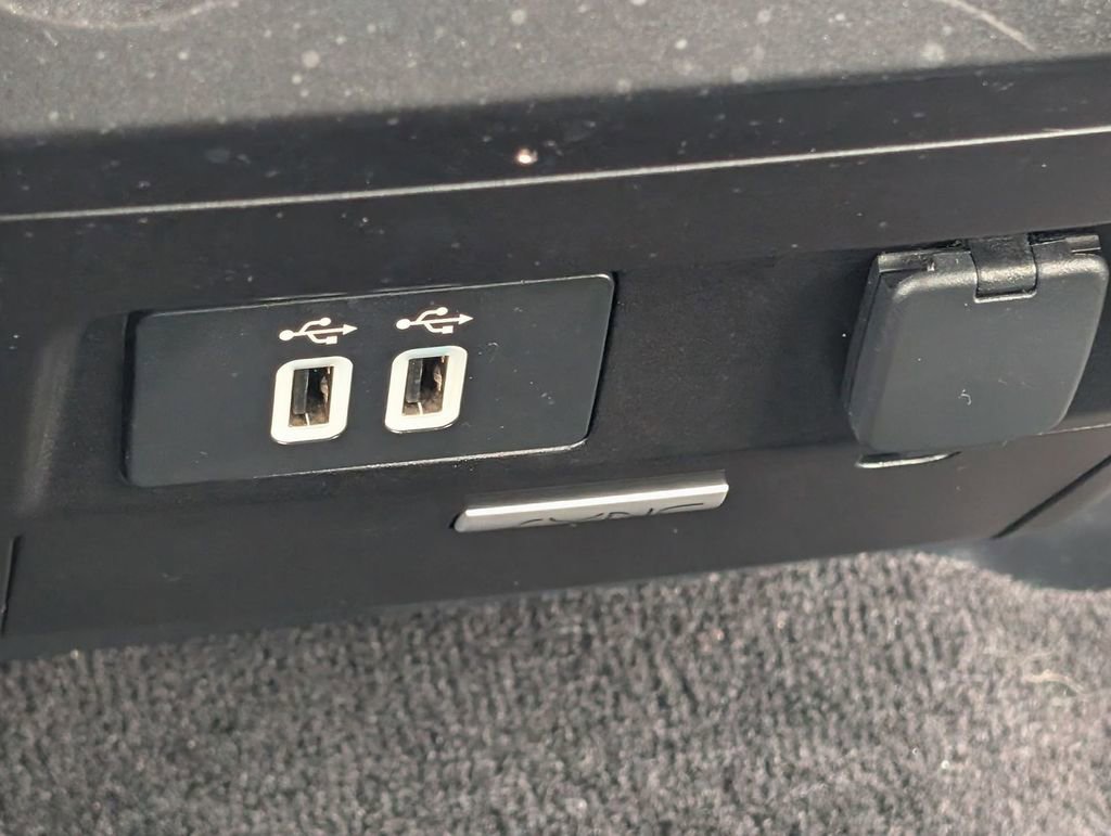 Used 2016 Ford F150 XLT w/ Equipment Group 302A Luxury image 33