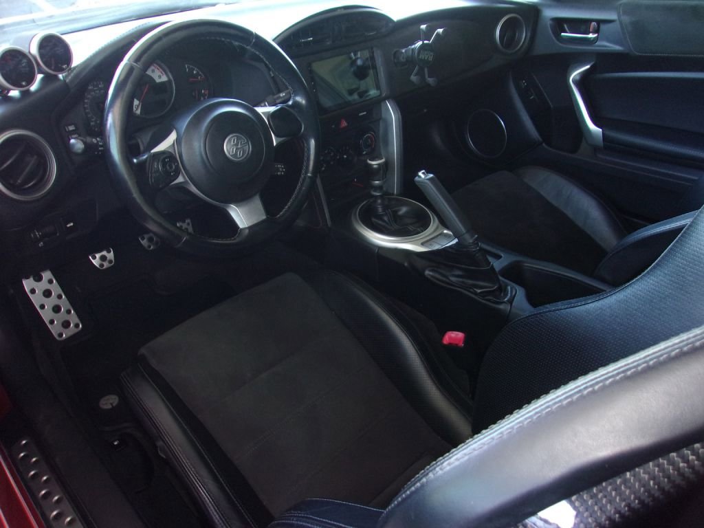 Used 2017 Toyota 86 image 2