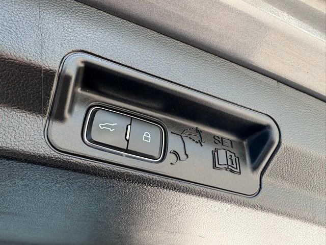 Used 2025 Ford Explorer ST-Line w/ ST-Line Street Pack AWD/4WD image 33