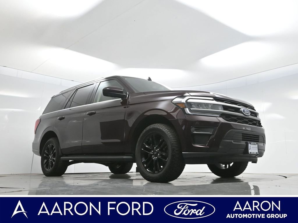 Used 2024 Ford Expedition XLT image 3