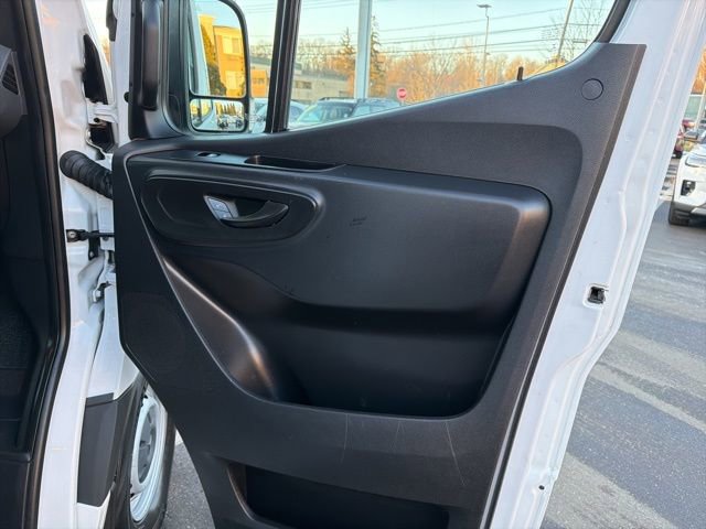 Used 2021 Mercedes-Benz Sprinter 2500 image 9
