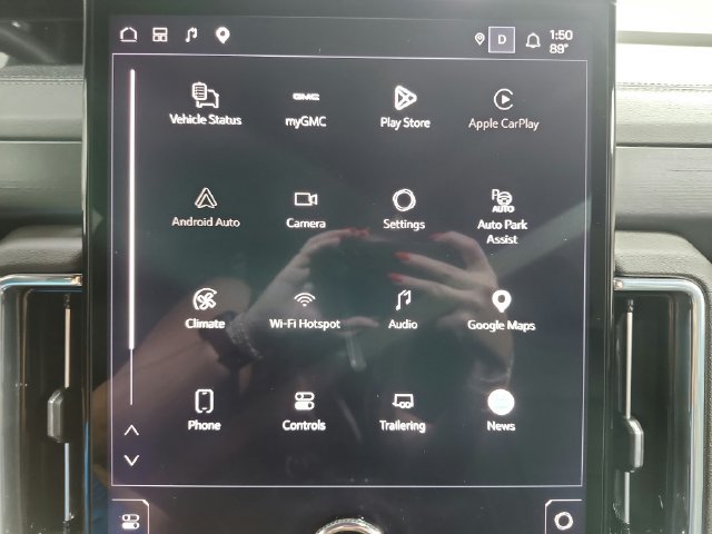 Used 2025 GMC Yukon Denali AWD/4WD image 28