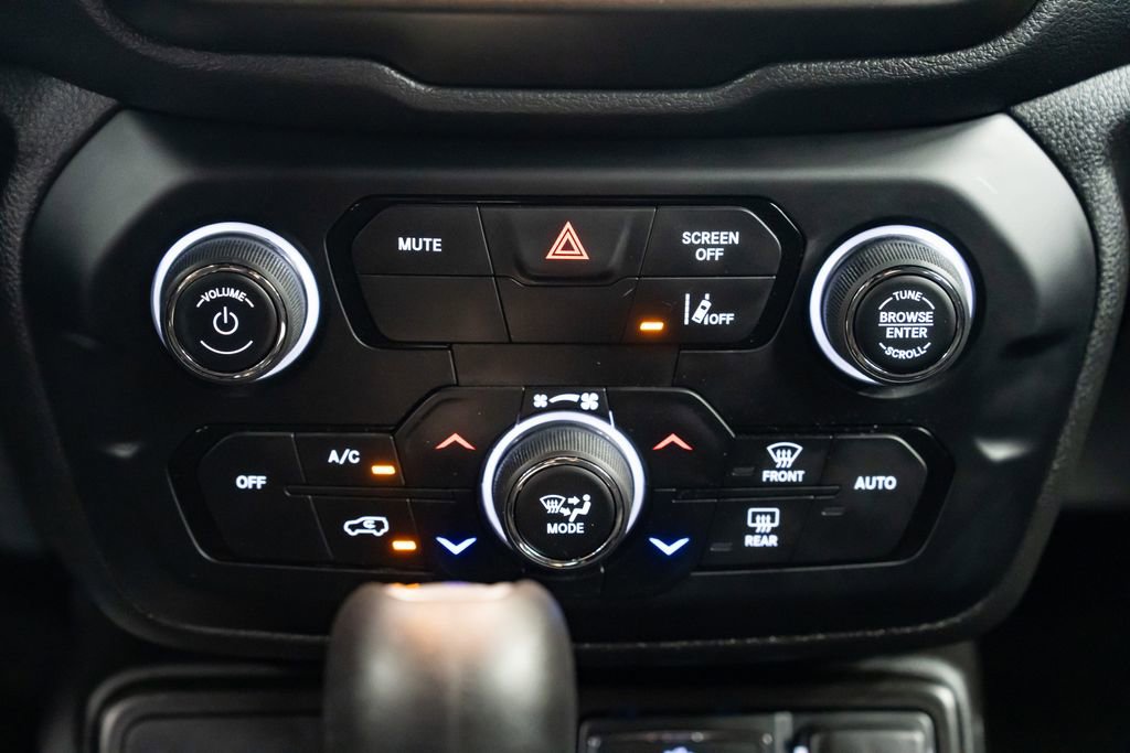 Used 2022 Jeep Renegade Altitude w/ Convenience Group image 12