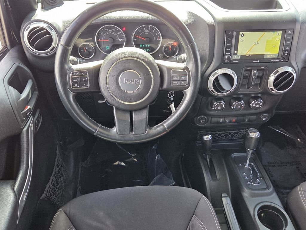 Used 2013 Jeep Wrangler Unlimited Sahara w/ Connectivity Group image 7