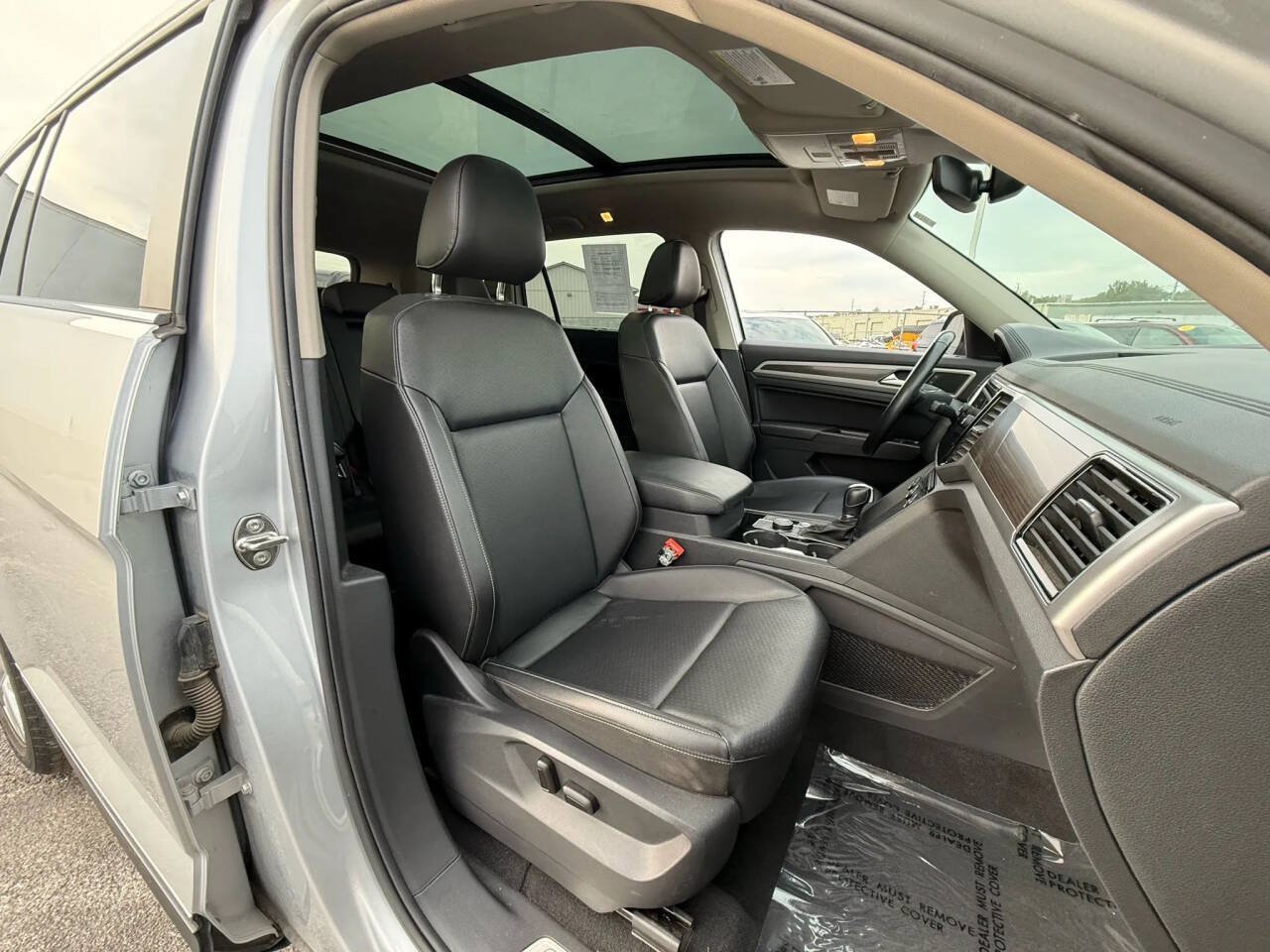 Used 2019 Volkswagen Atlas SEL AWD/4WD image 17