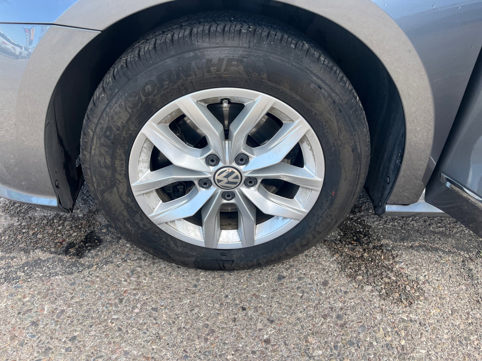 Used 2017 Volkswagen Passat 1.8T S image 25