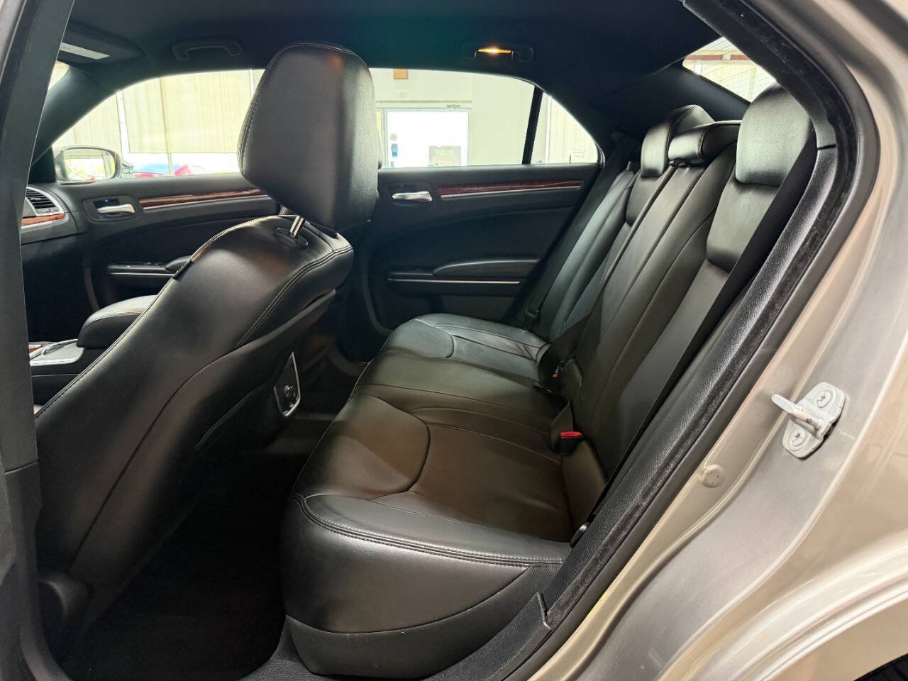 Used 2014 Chrysler 300 AWD w/ Driver Convenience Group image 13