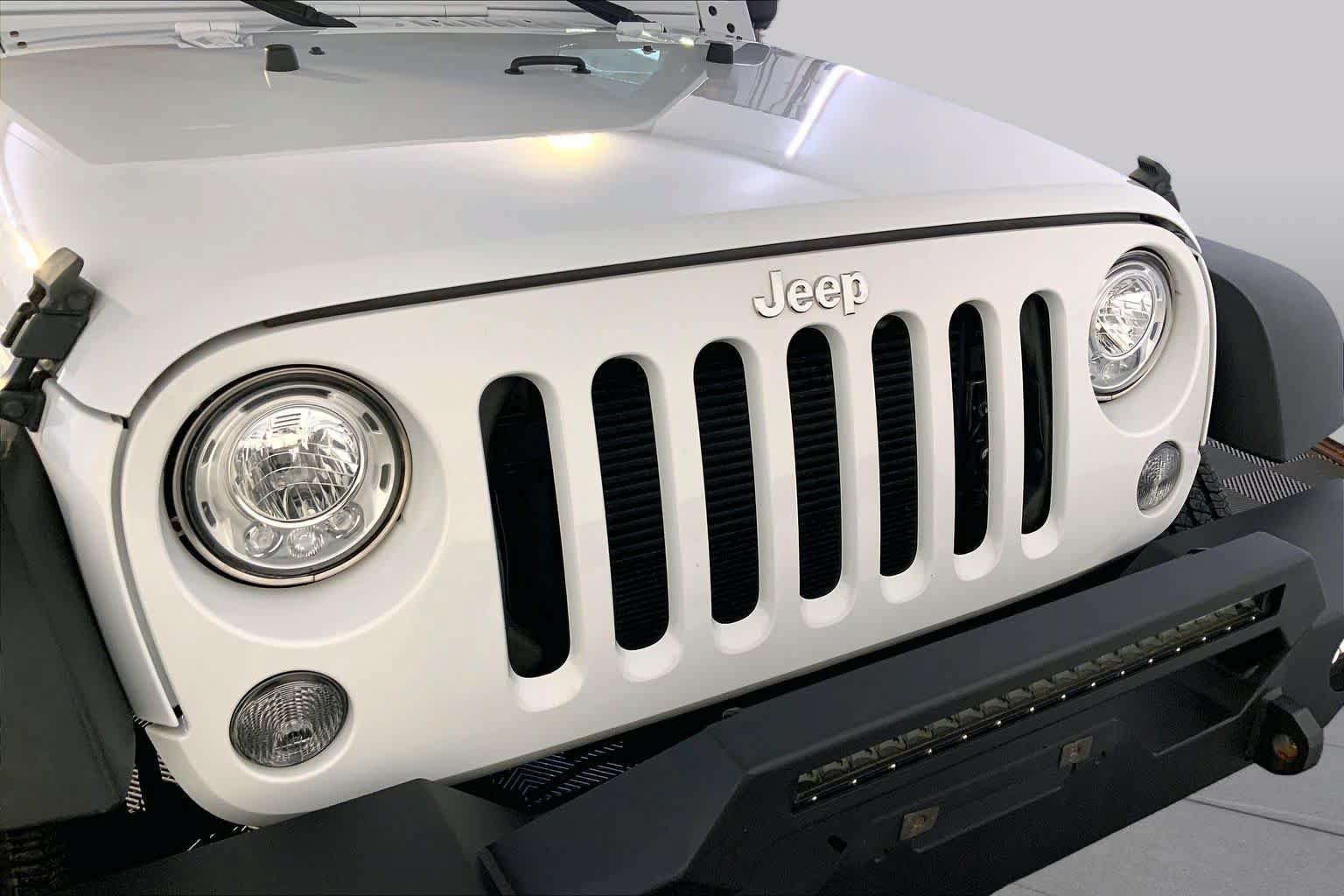 Used 2017 Jeep Wrangler Sport w/ Quick Order Package 24S AWD/4WD image 32
