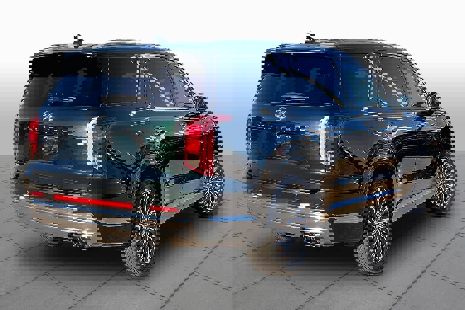 Used 2023 Hyundai Palisade Calligraphy w/ Cargo Package image 14